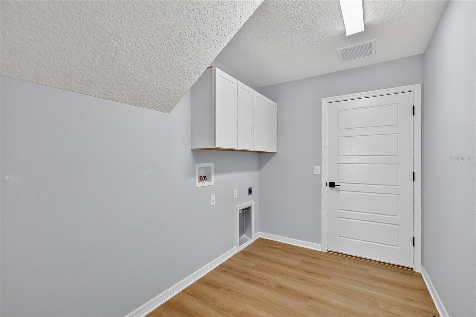 Image 18 of 23 For 2730 Alder Avenue