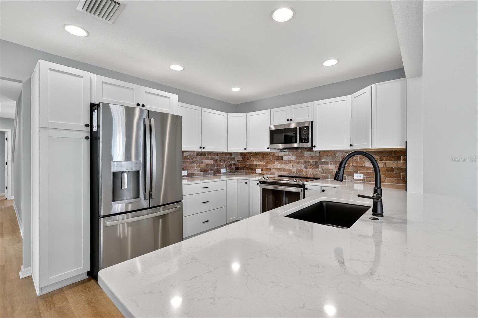 Image 5 of 23 For 2730 Alder Avenue