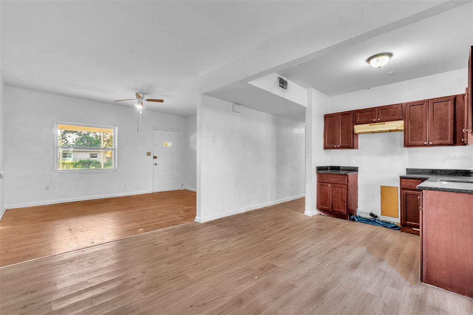 Image 11 of 27 For 6000 Harcourt Avenue