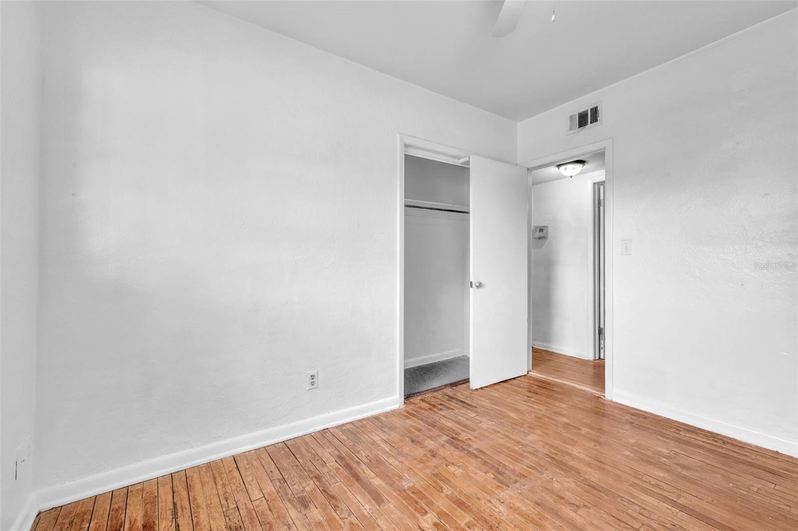 Image 17 of 27 For 6000 Harcourt Avenue