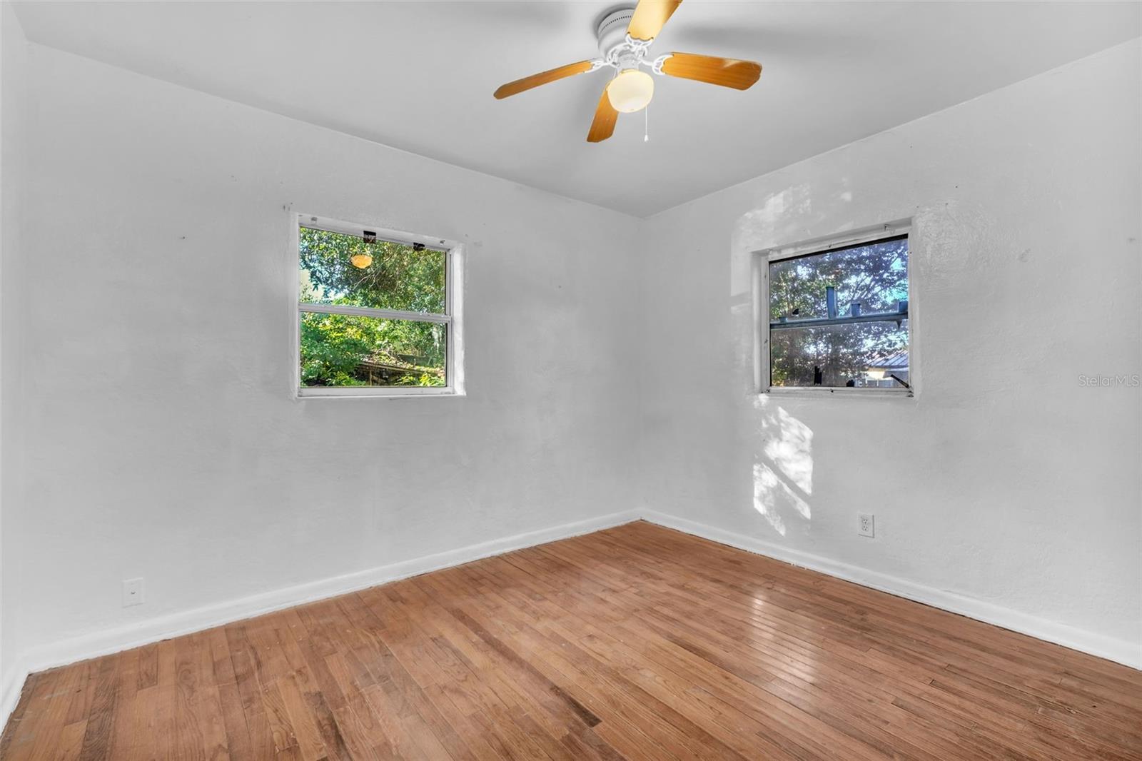 Image 21 of 27 For 6000 Harcourt Avenue