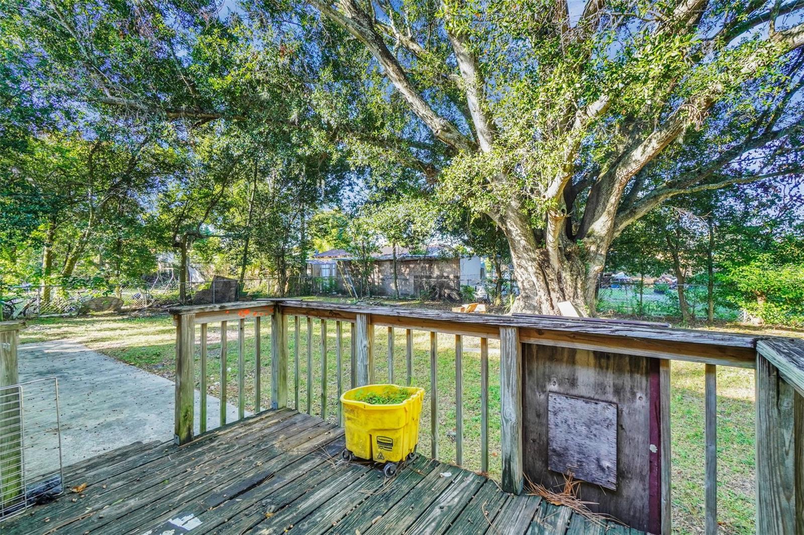 Image 3 of 27 For 6000 Harcourt Avenue