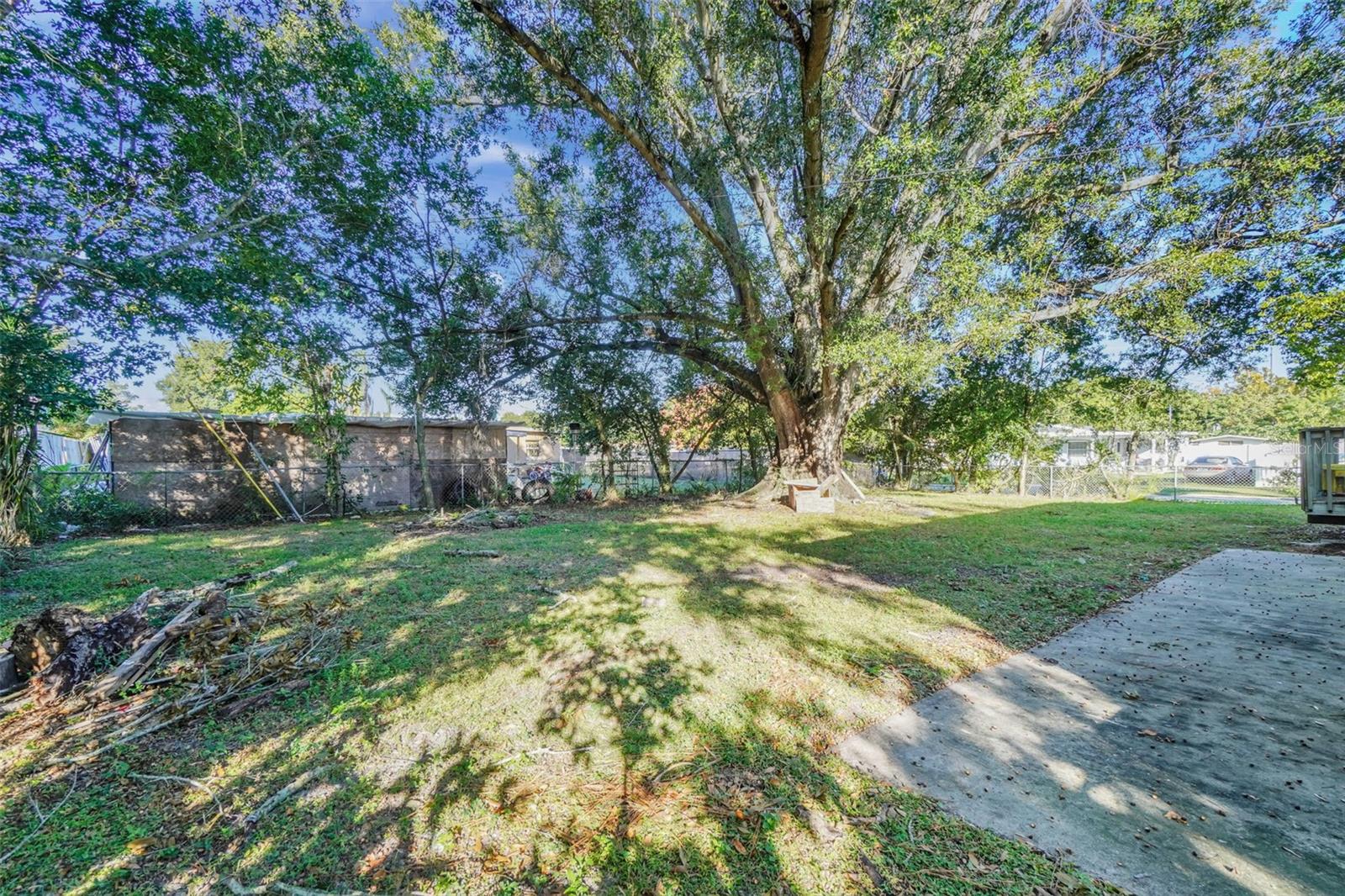 Image 5 of 27 For 6000 Harcourt Avenue