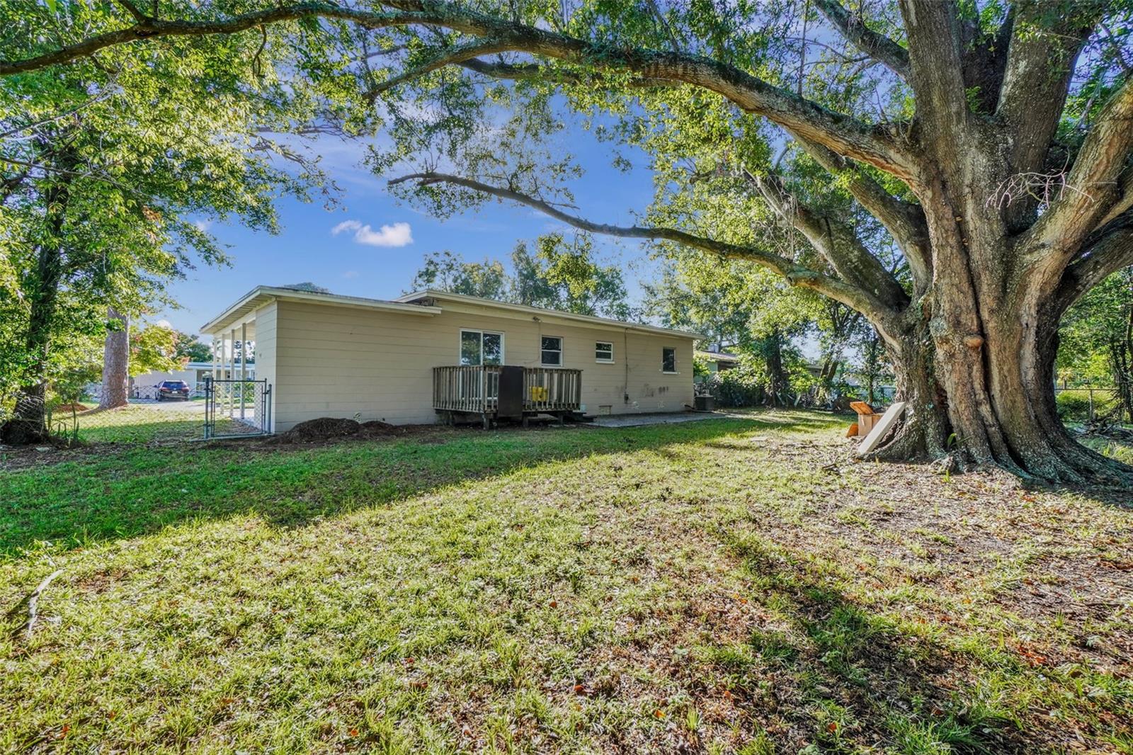 Image 7 of 27 For 6000 Harcourt Avenue