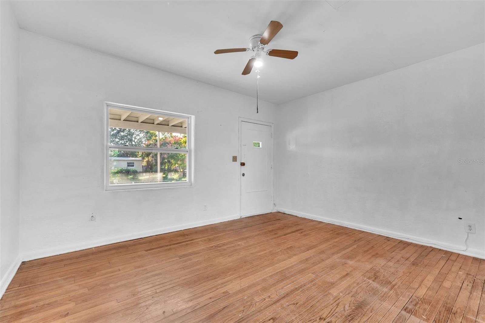 Image 8 of 27 For 6000 Harcourt Avenue