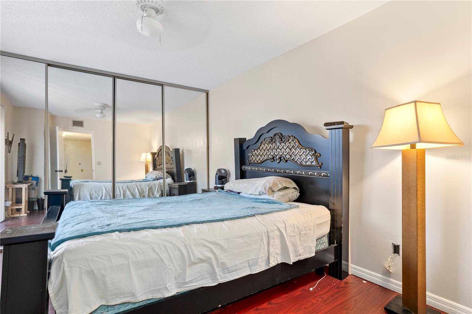 Image 11 of 25 For 5284 Willow Court 508