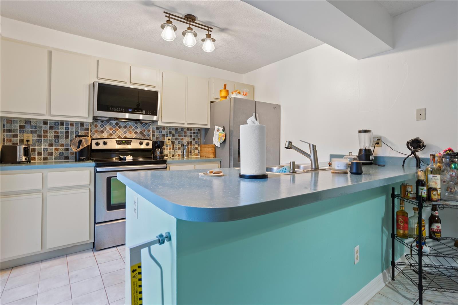 Image 6 of 25 For 5284 Willow Court 508