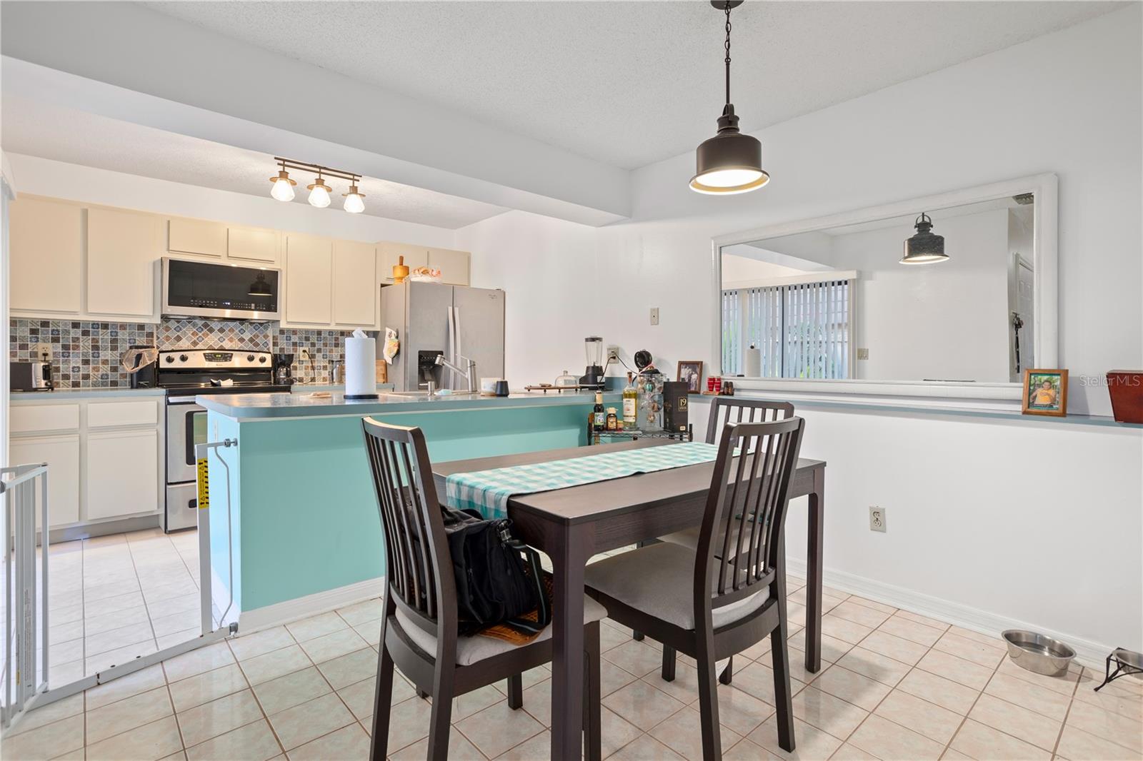 Image 8 of 25 For 5284 Willow Court 508