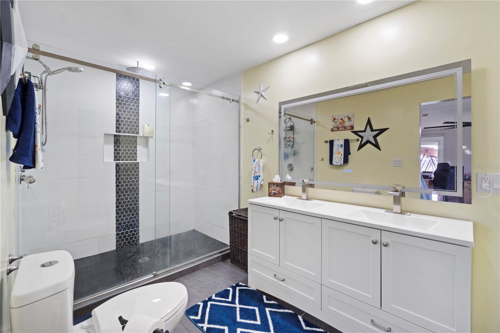 Image 11 of 60 For 15525 Villa City Road