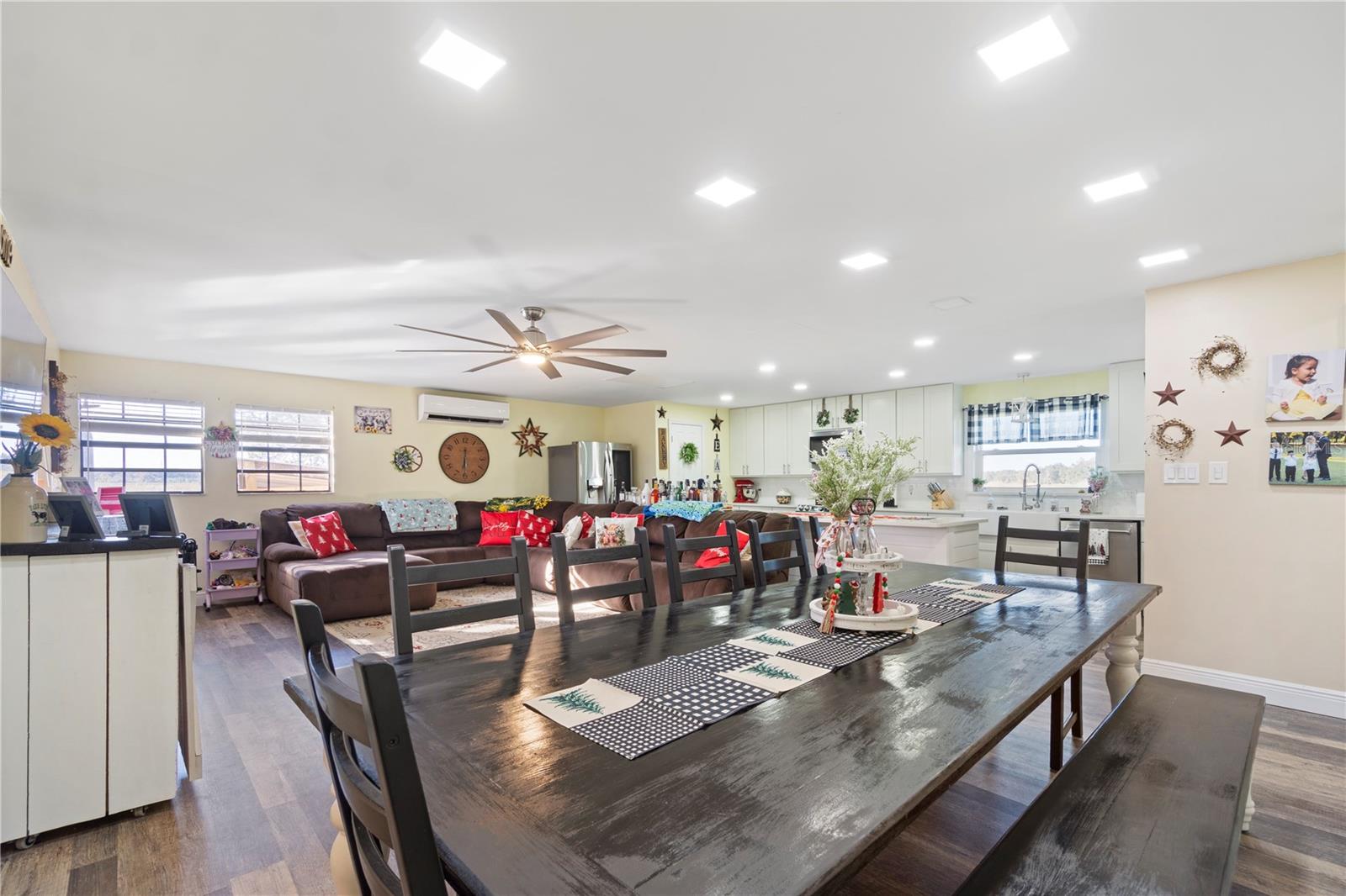 Image 13 of 60 For 15525 Villa City Road