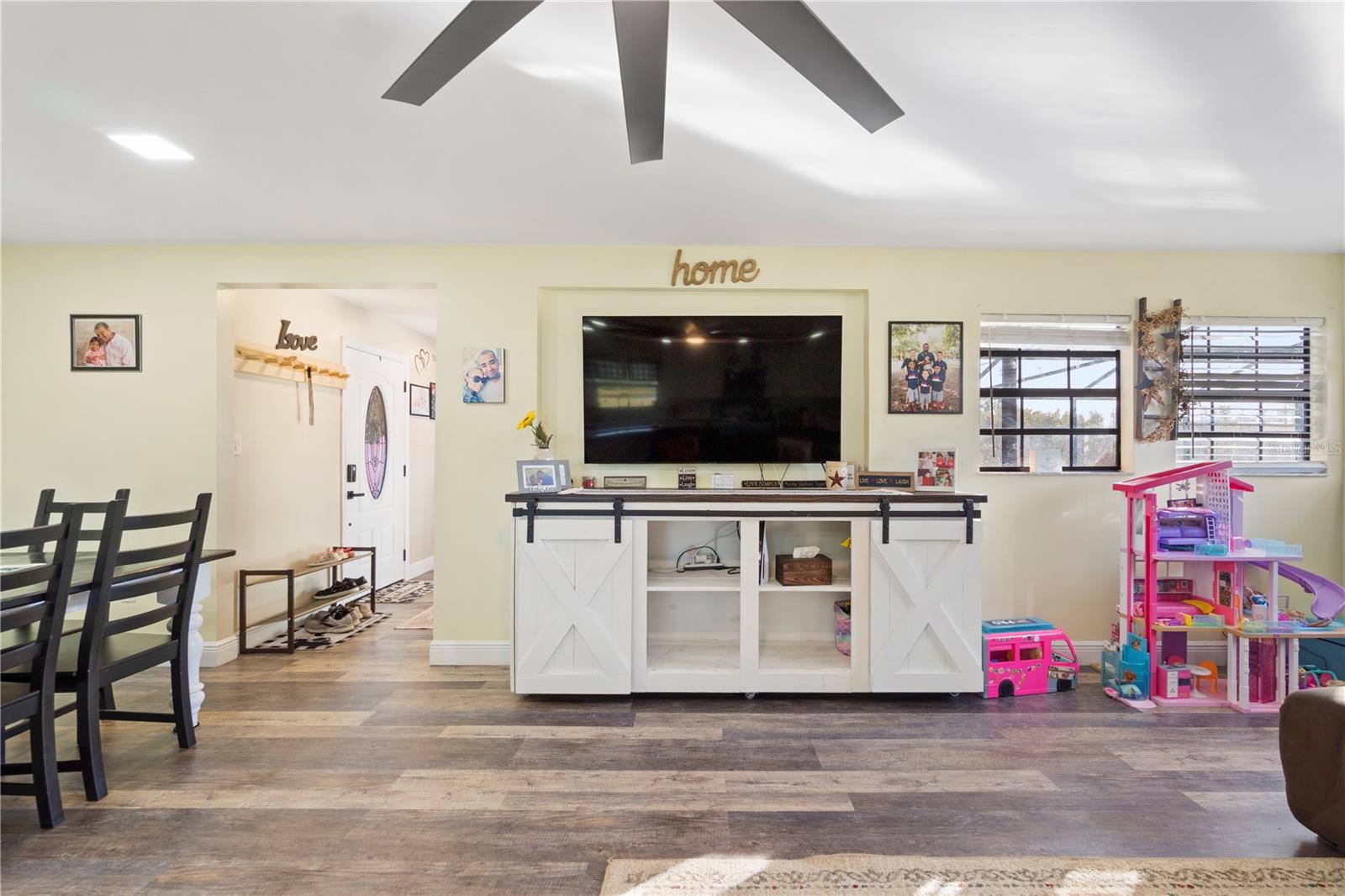 Image 17 of 60 For 15525 Villa City Road