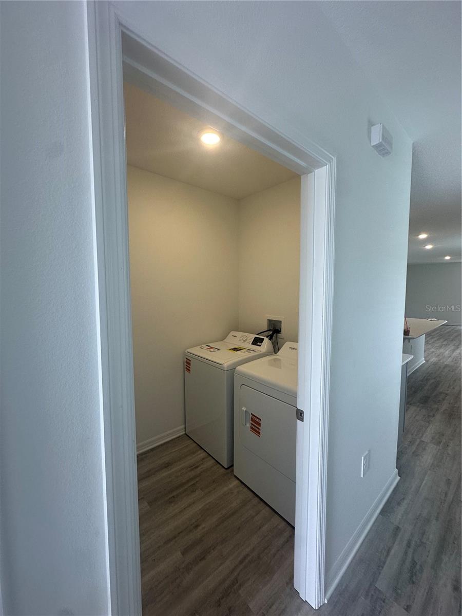 Image 18 of 24 For 4667 Ostero St