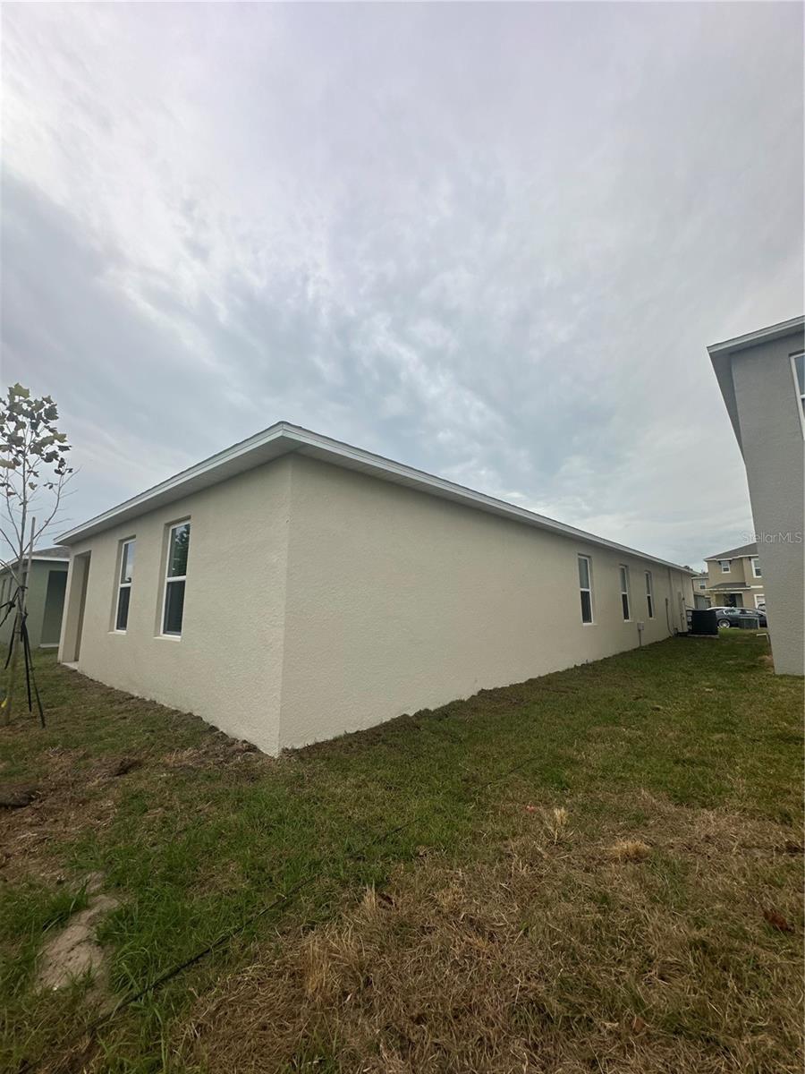 Image 23 of 24 For 4667 Ostero St