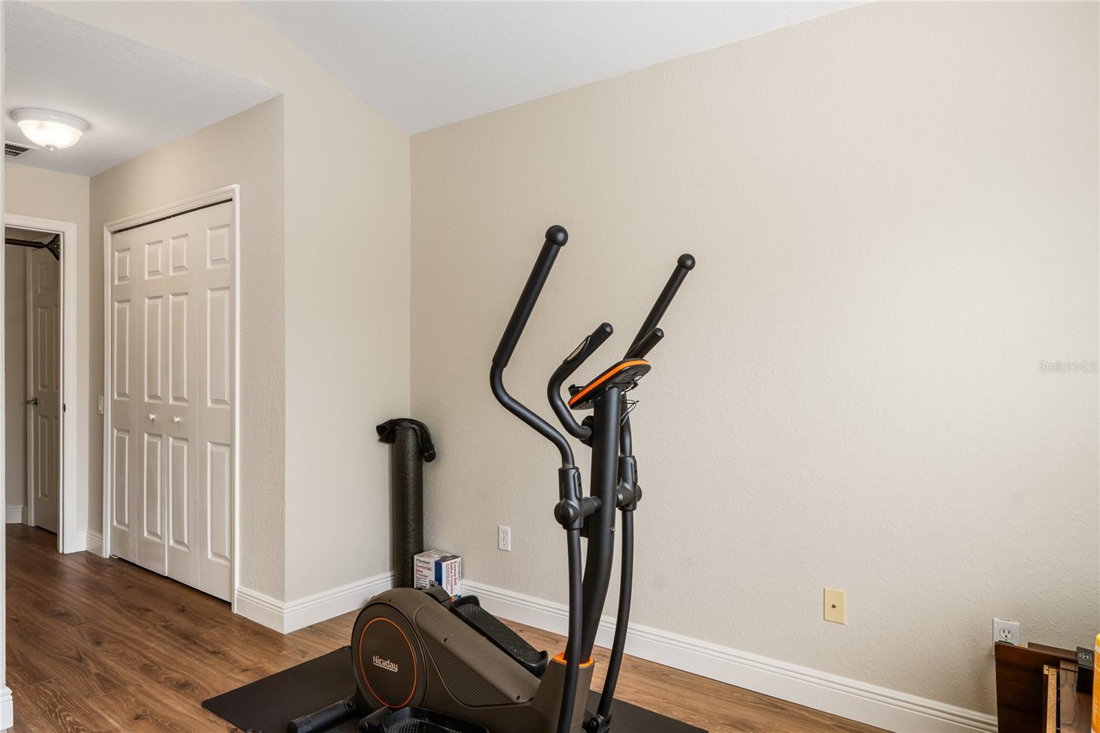 Image 21 of 35 For 1118 Berkman Circle