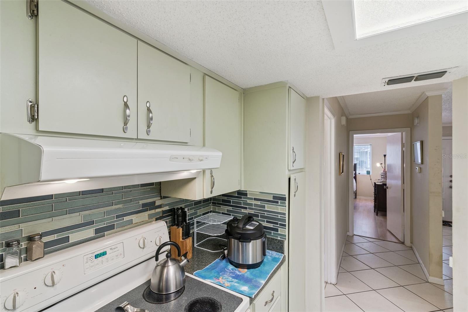 Image 16 of 35 For 10943 86 Court