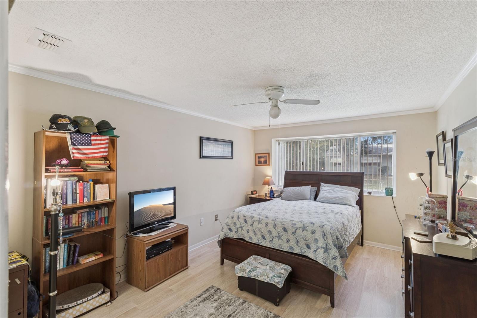 Image 21 of 35 For 10943 86 Court