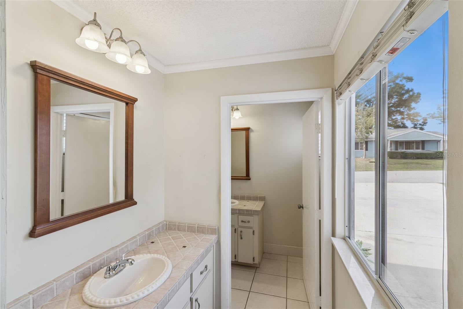 Image 25 of 35 For 10943 86 Court