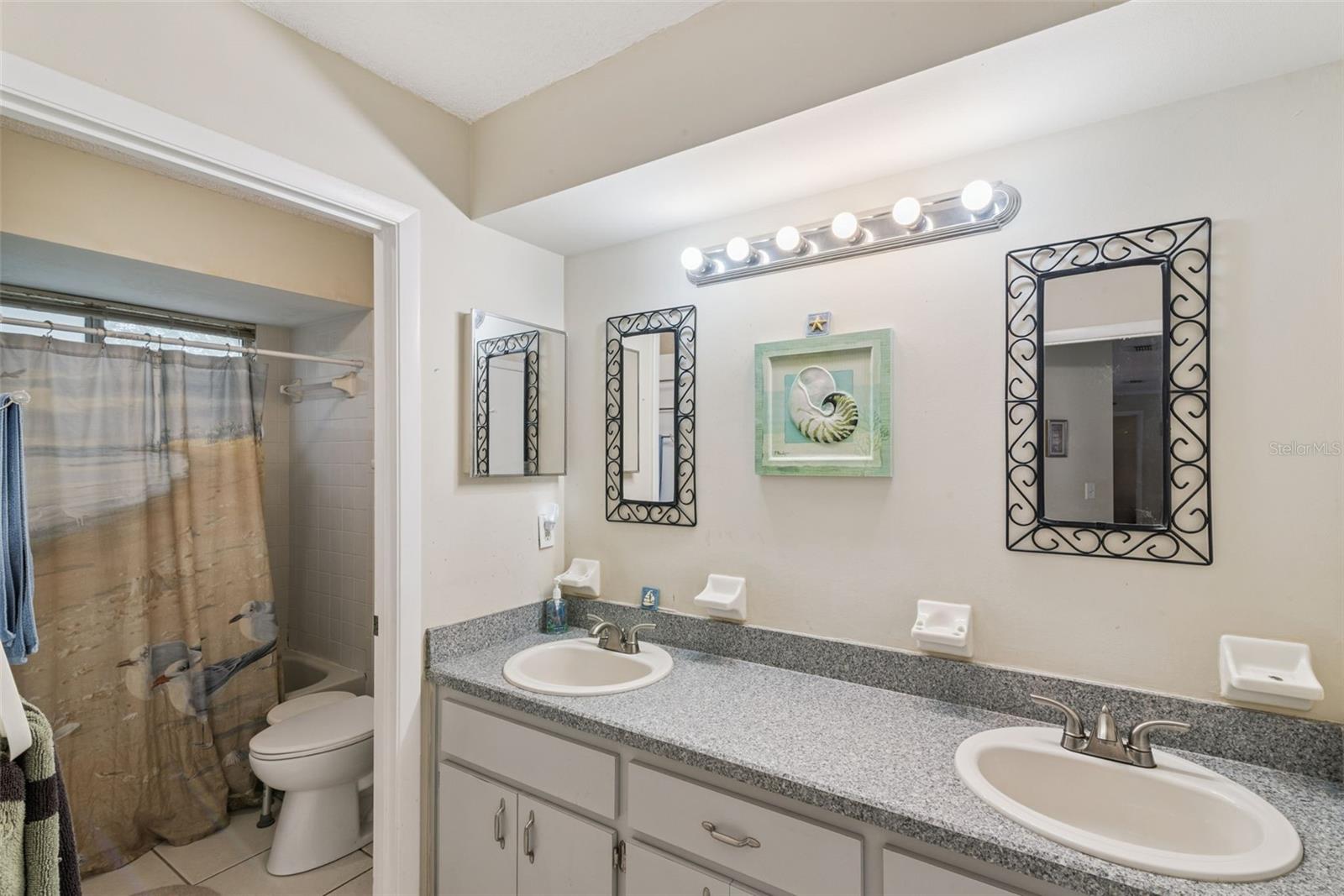 Image 26 of 35 For 10943 86 Court