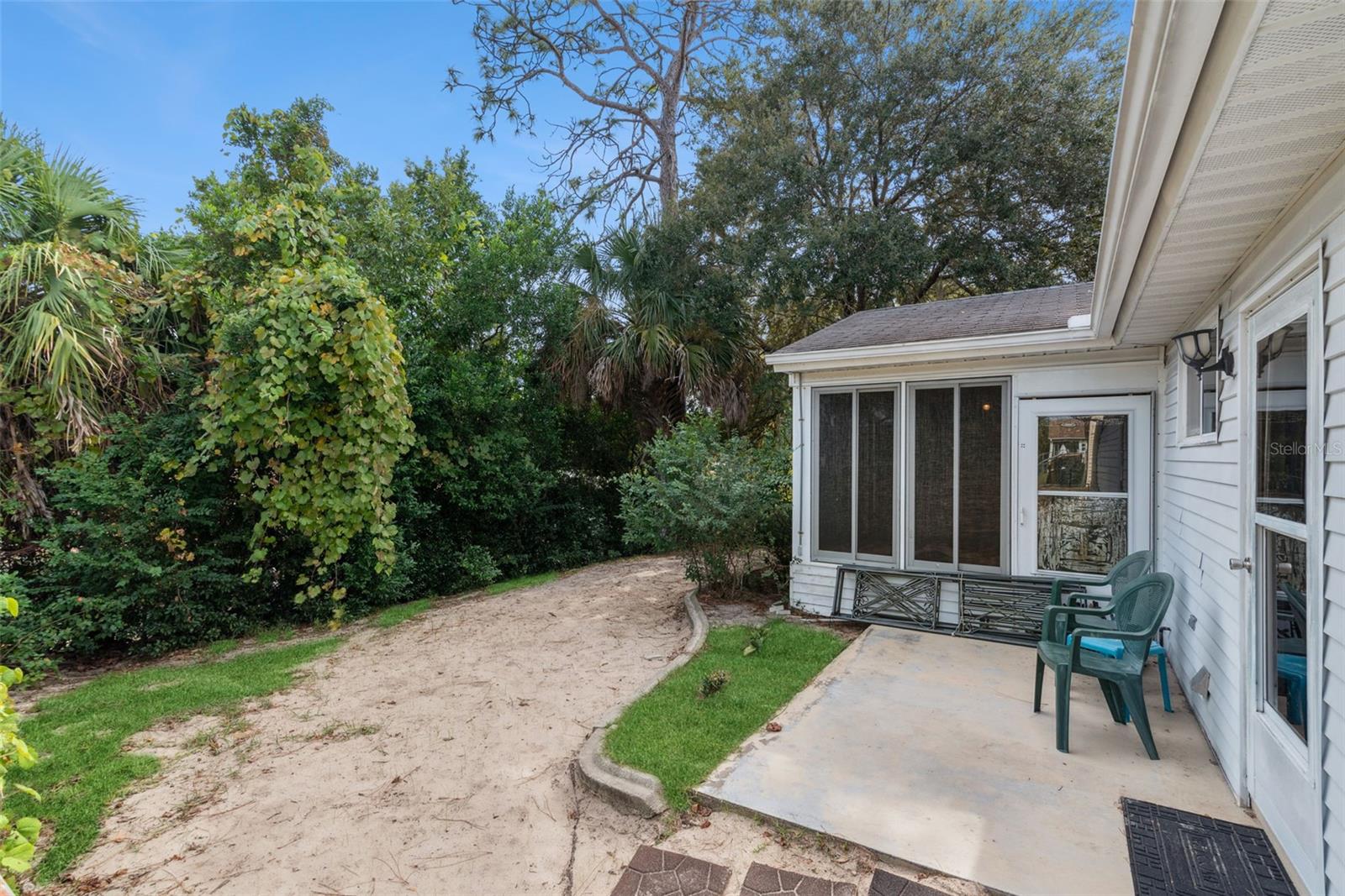 Image 33 of 35 For 10943 86 Court