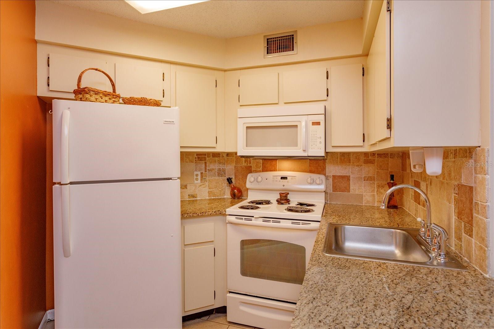 Image 7 of 19 For 4047 Atrium Drive U-7