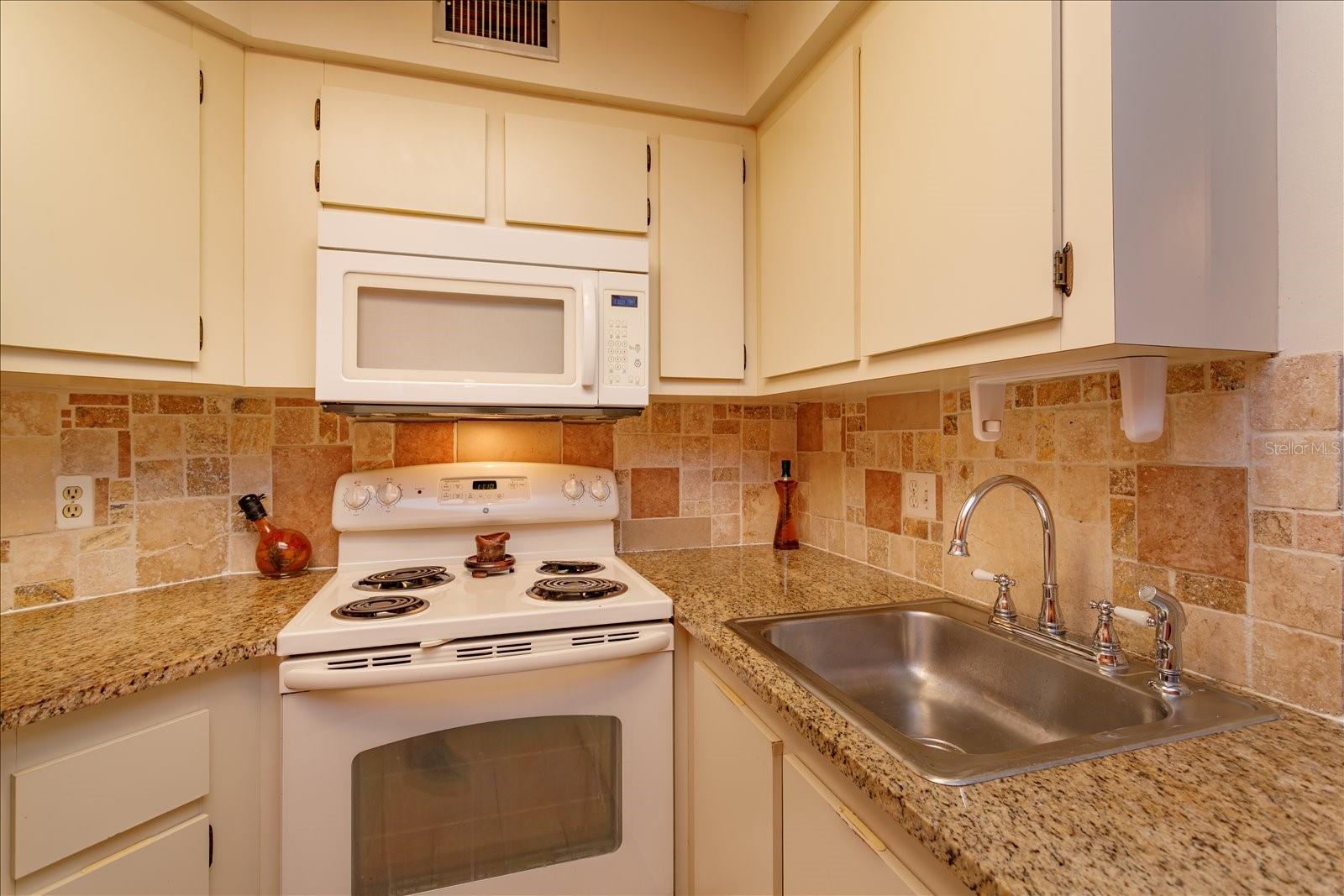 Image 8 of 19 For 4047 Atrium Drive U-7