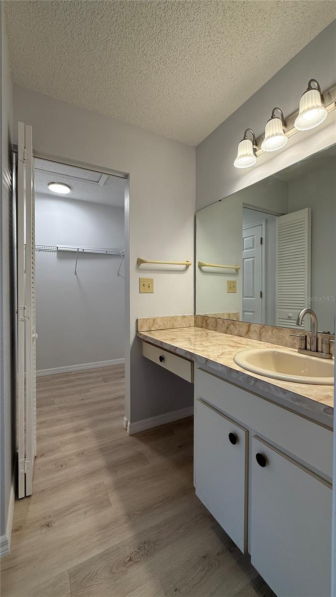 Image 18 of 32 For 555 Hunter Circle