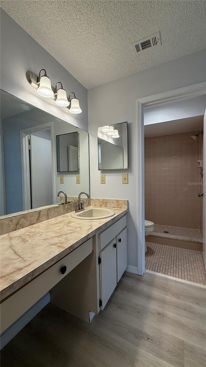 Image 19 of 32 For 555 Hunter Circle