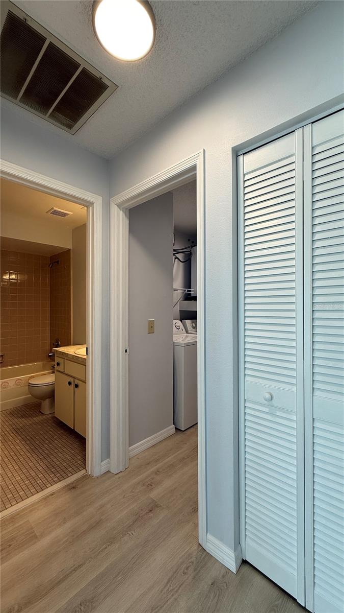 Image 22 of 32 For 555 Hunter Circle