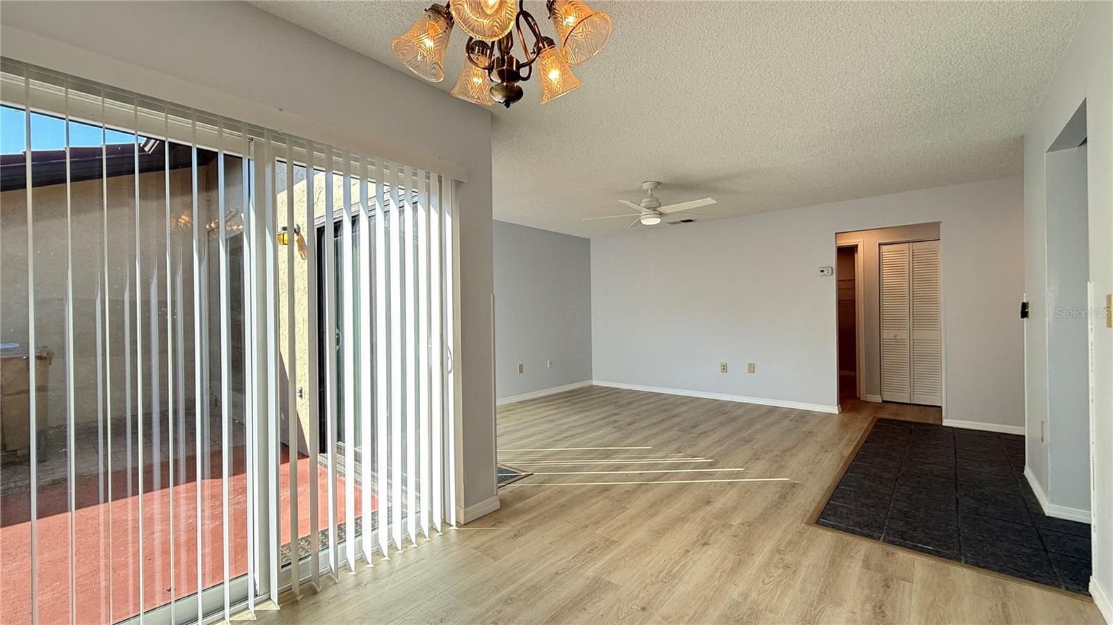 Image 4 of 32 For 555 Hunter Circle