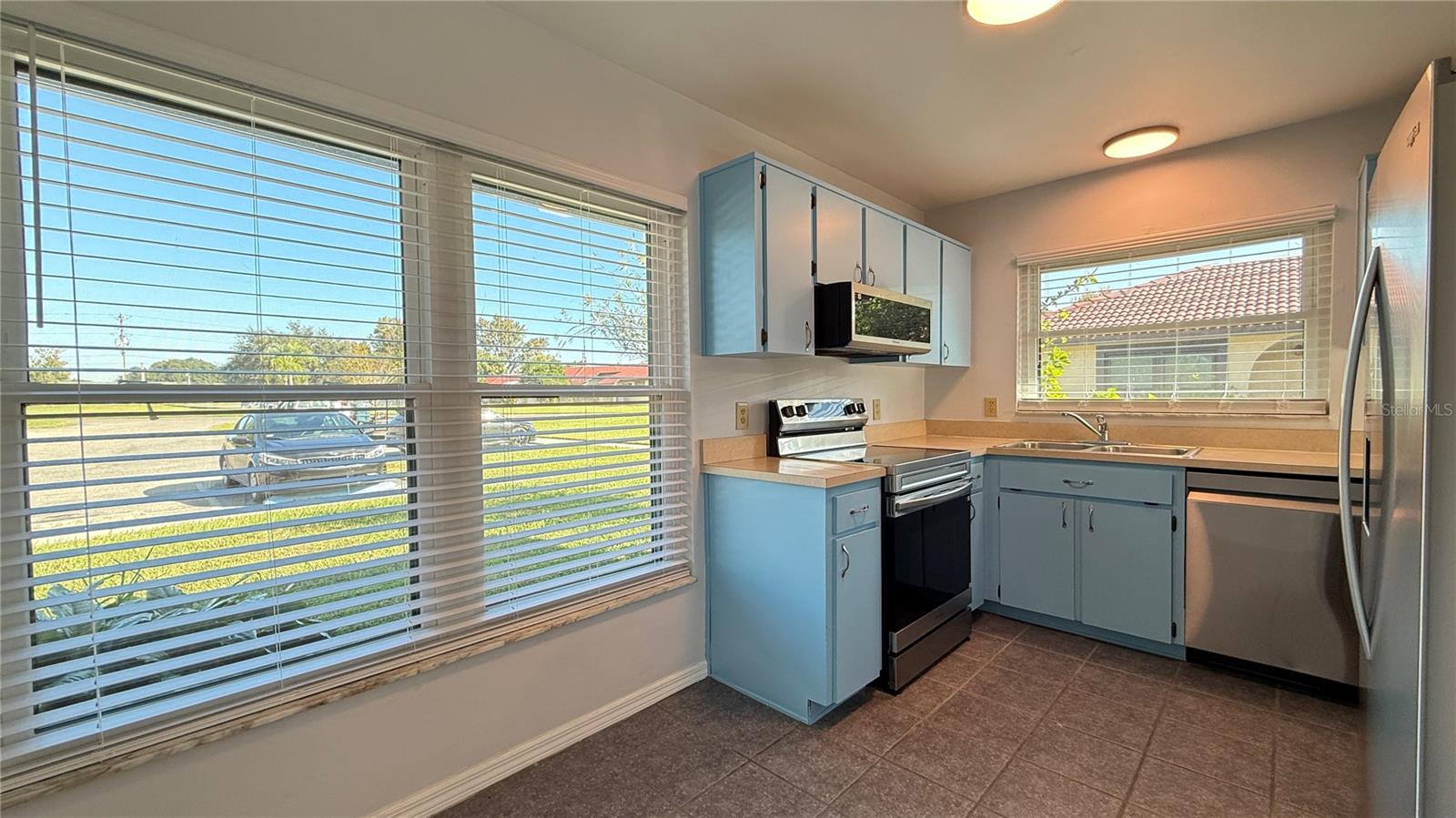 Image 5 of 32 For 555 Hunter Circle