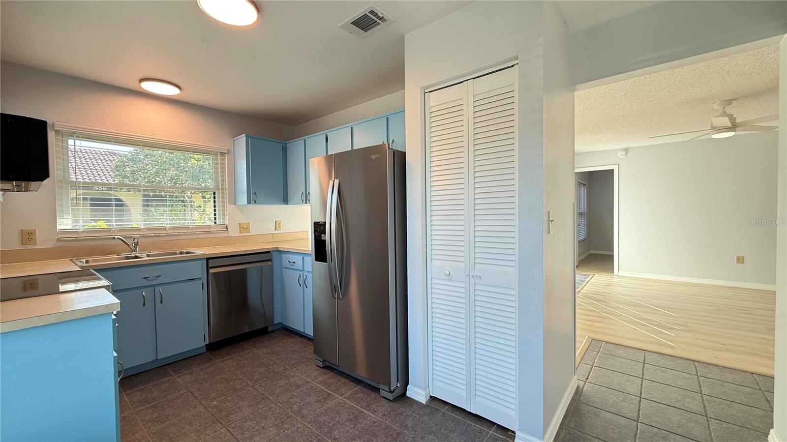 Image 6 of 32 For 555 Hunter Circle