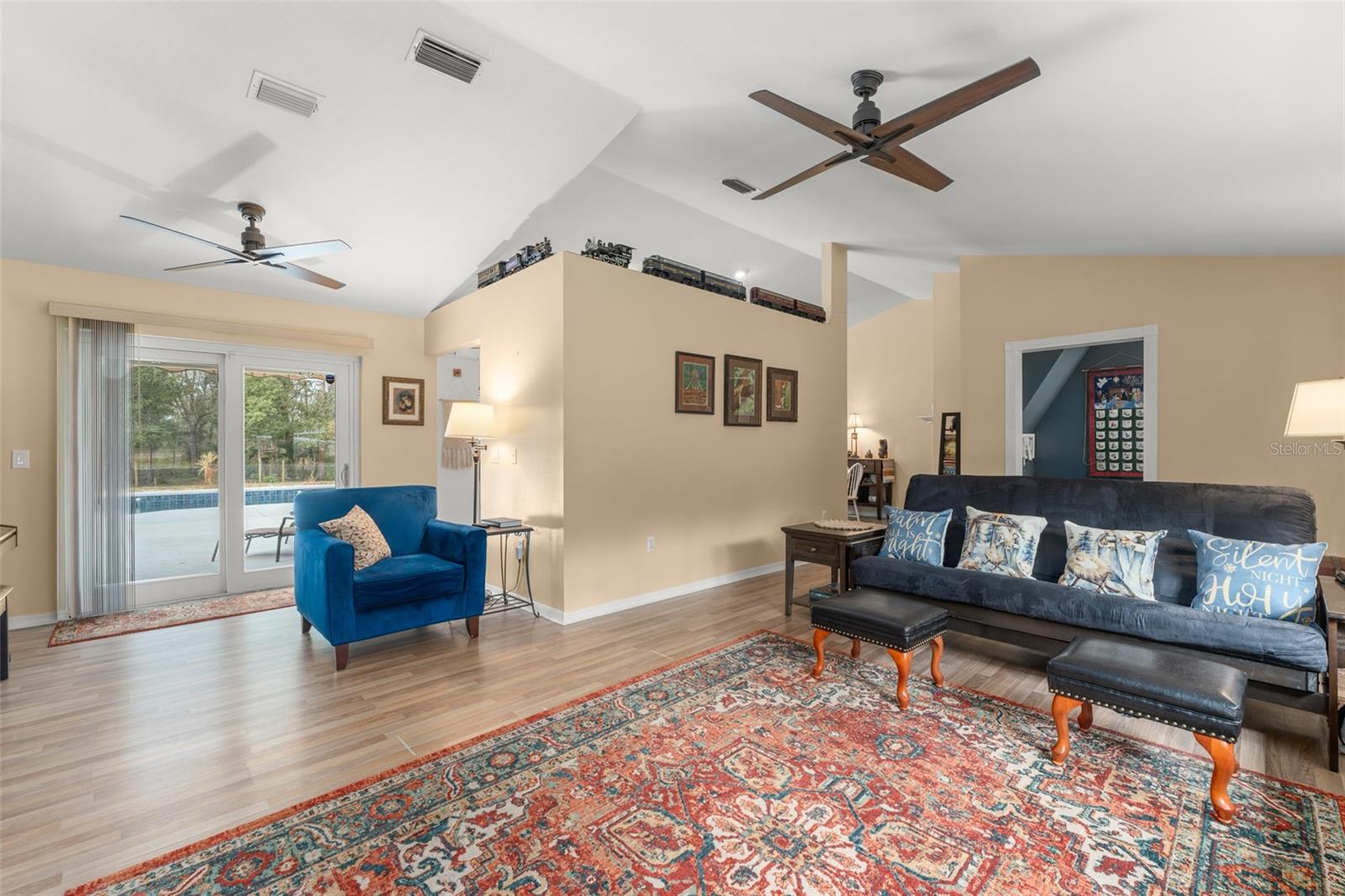 Image 13 of 71 For 22126 Quale Grove Road