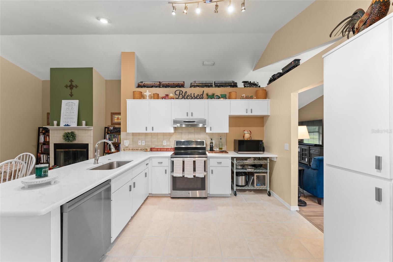 Image 18 of 71 For 22126 Quale Grove Road