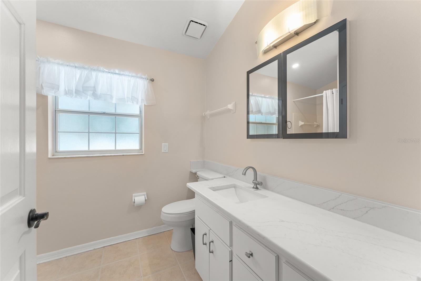 Image 33 of 71 For 22126 Quale Grove Road