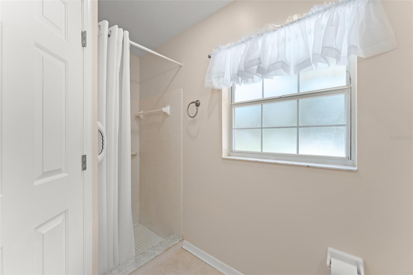 Image 34 of 71 For 22126 Quale Grove Road