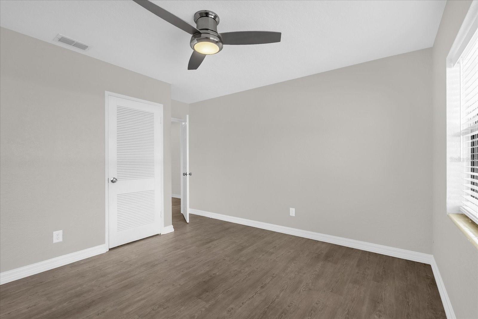 Image 14 of 27 For 30 Sanford Avenue