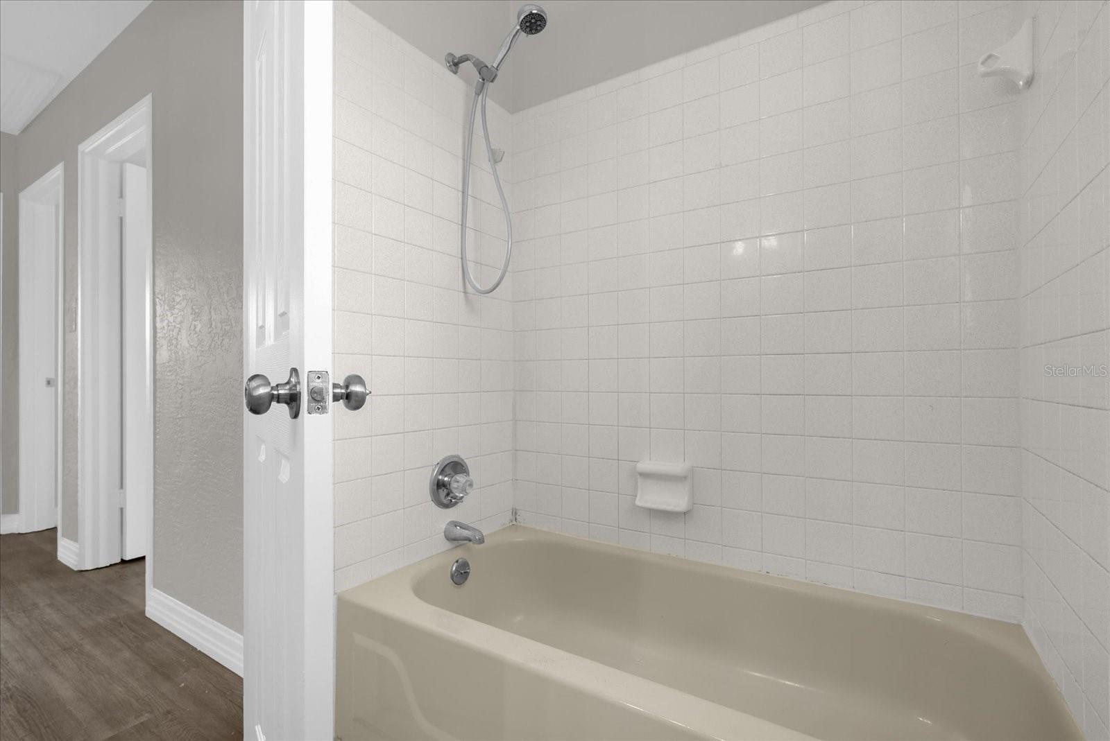 Image 19 of 27 For 30 Sanford Avenue