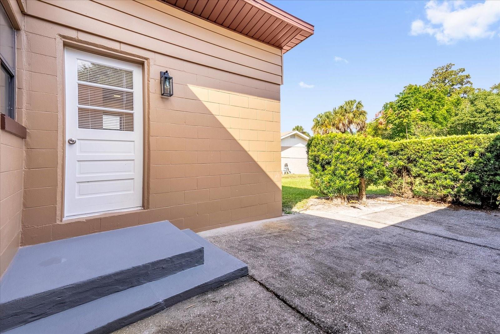 Image 22 of 27 For 30 Sanford Avenue