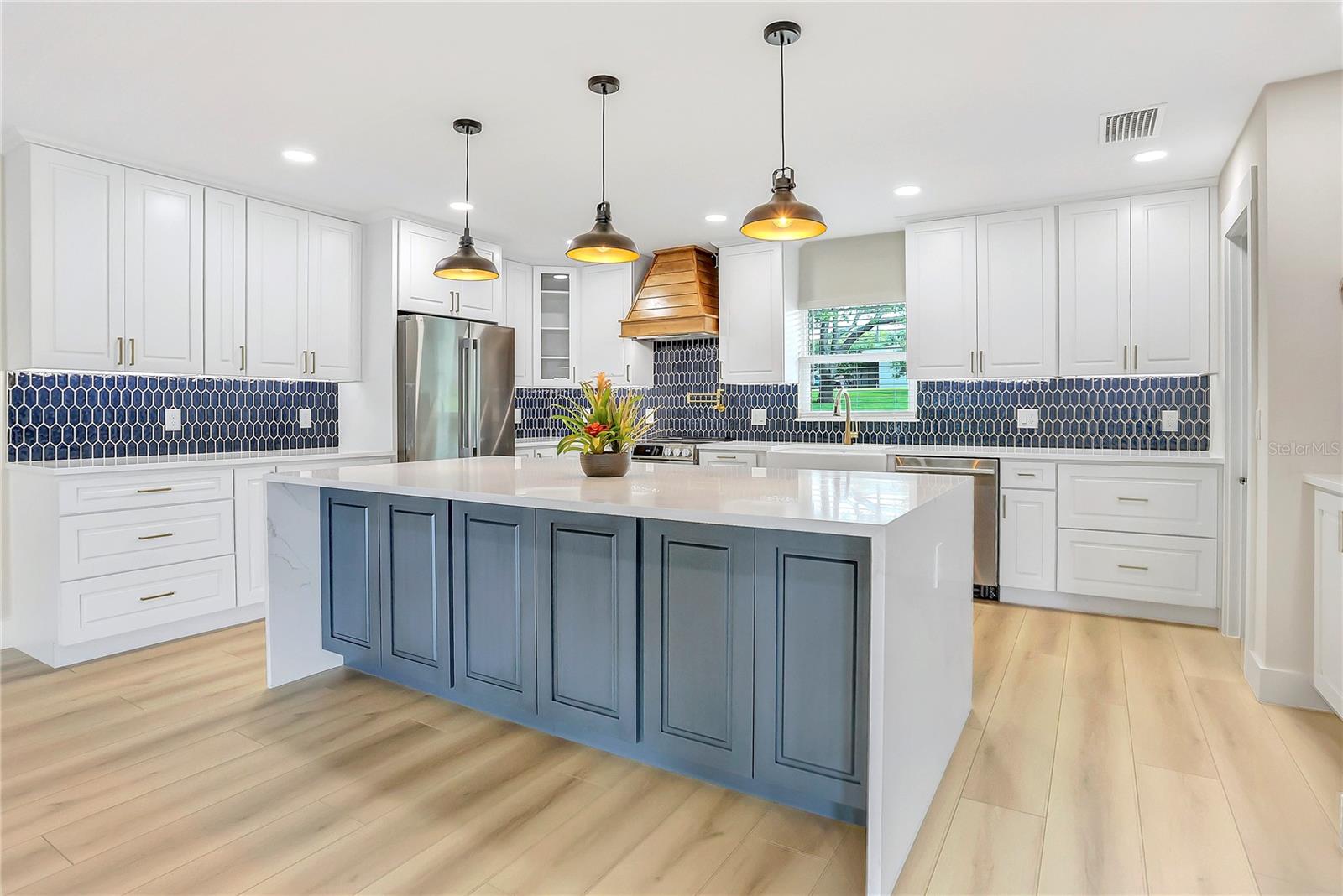 Image 16 of 63 For 40 Laurel Street