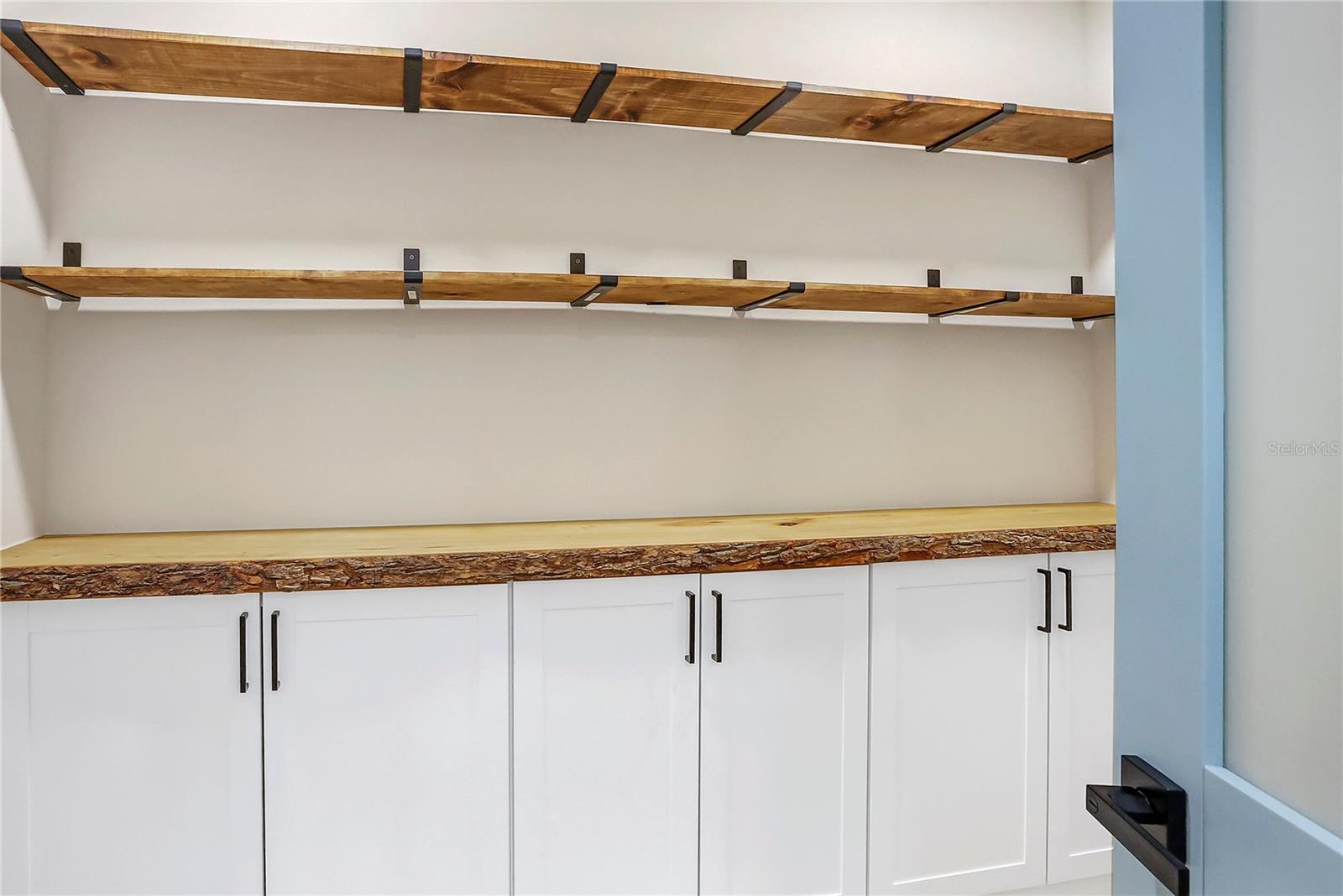 Image 17 of 63 For 40 Laurel Street