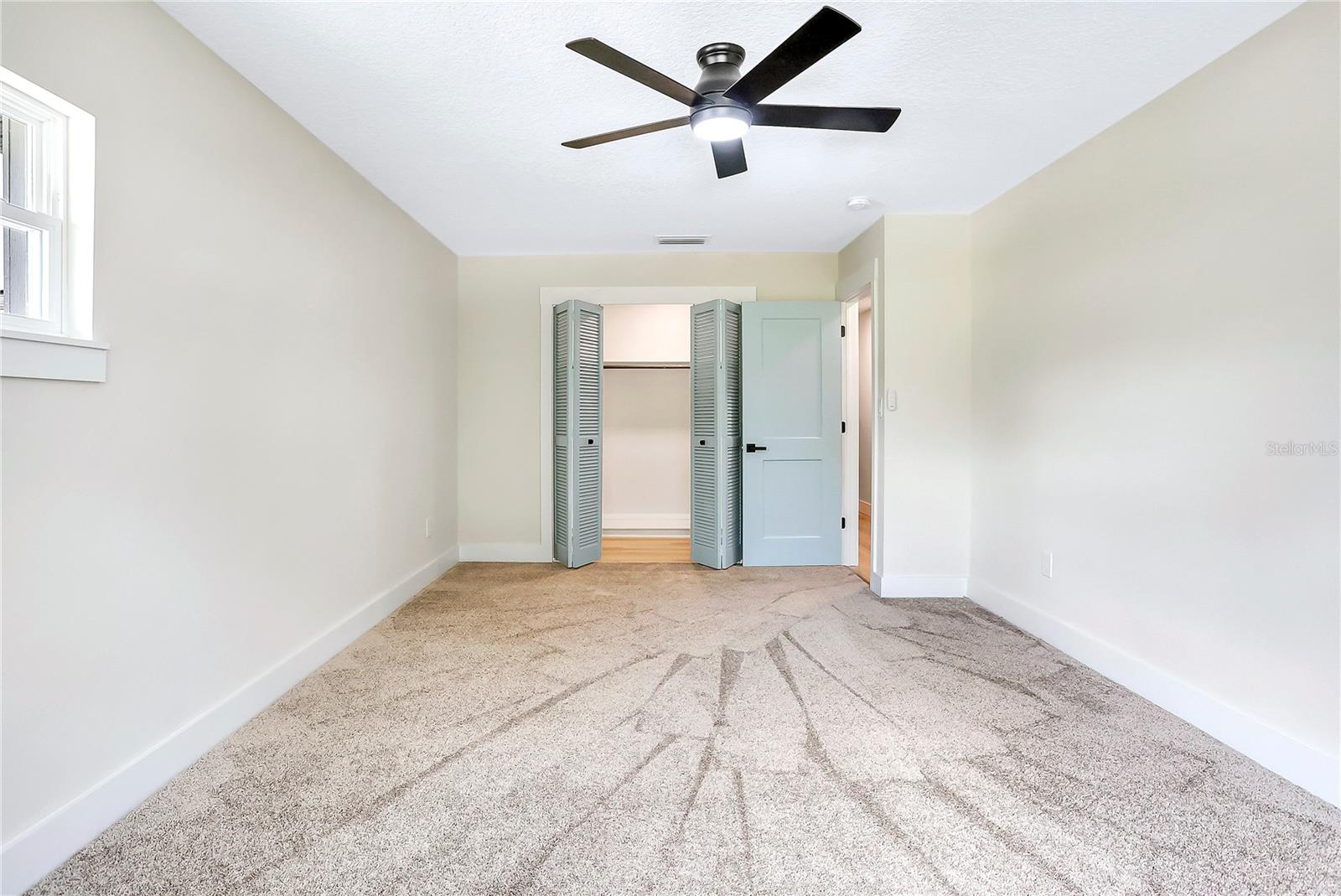 Image 24 of 63 For 40 Laurel Street