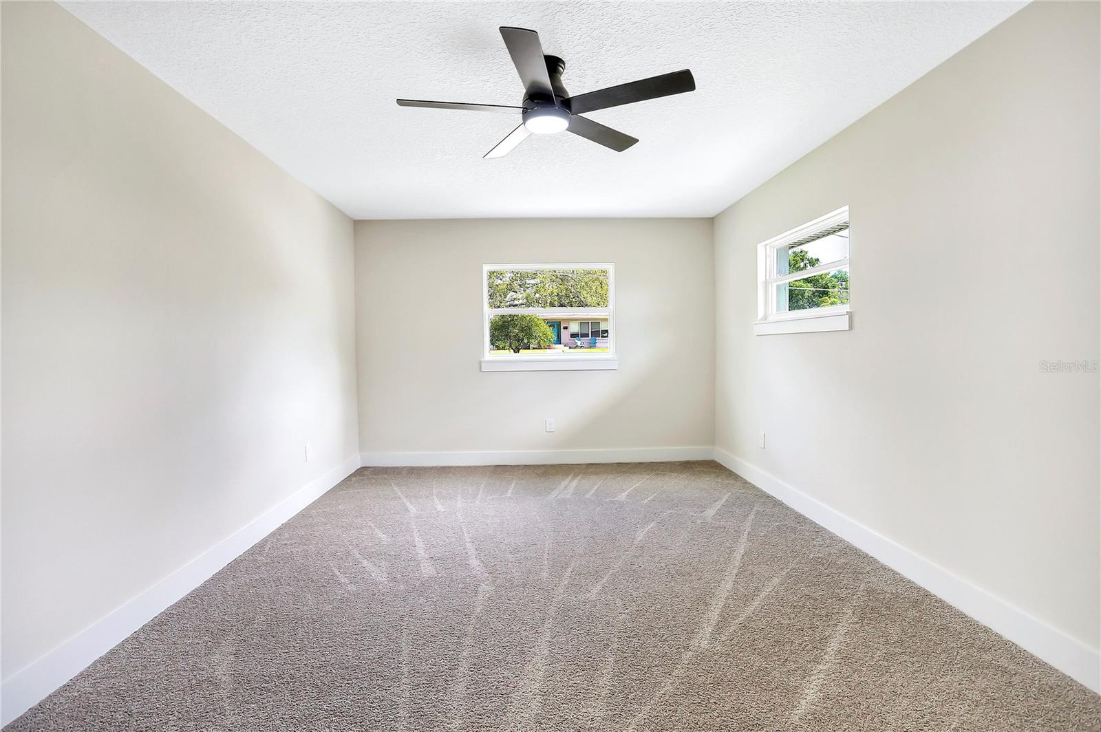 Image 28 of 63 For 40 Laurel Street