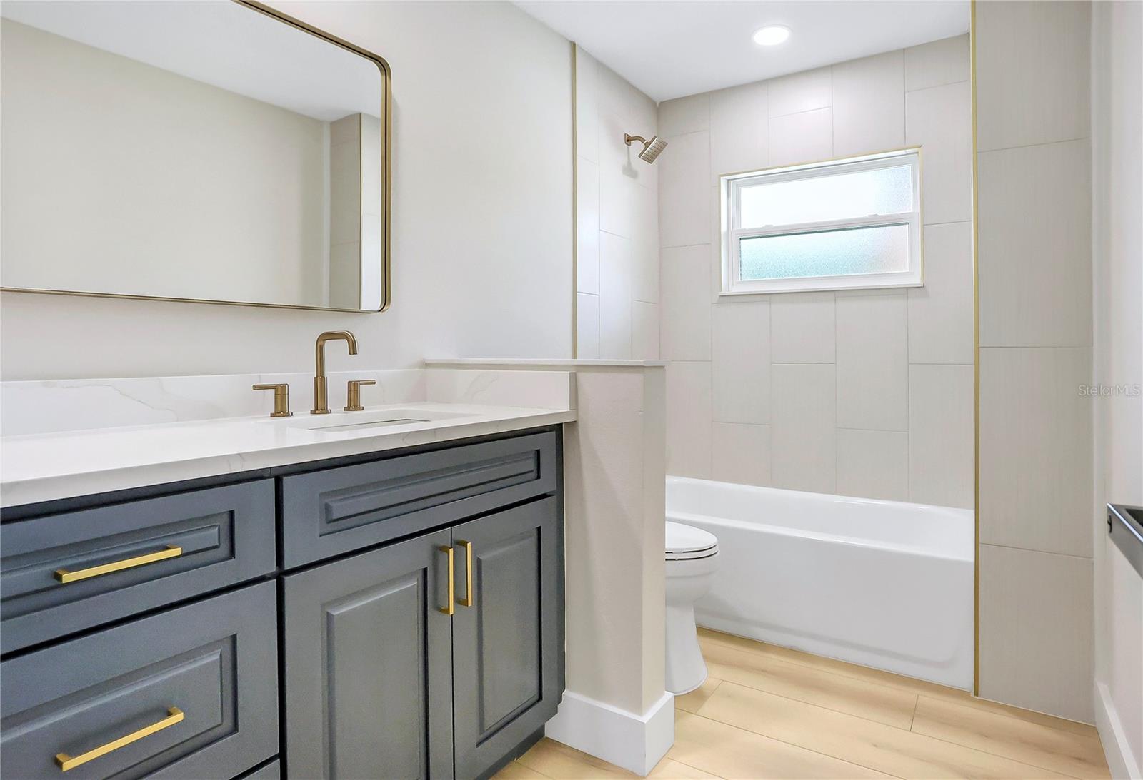 Image 36 of 63 For 40 Laurel Street