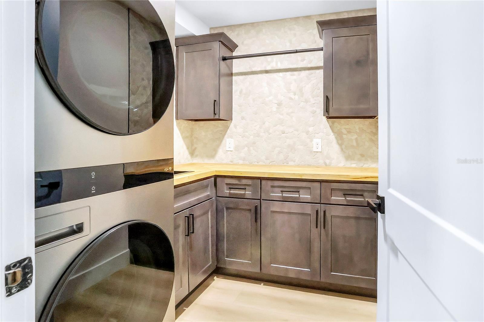 Image 45 of 63 For 40 Laurel Street