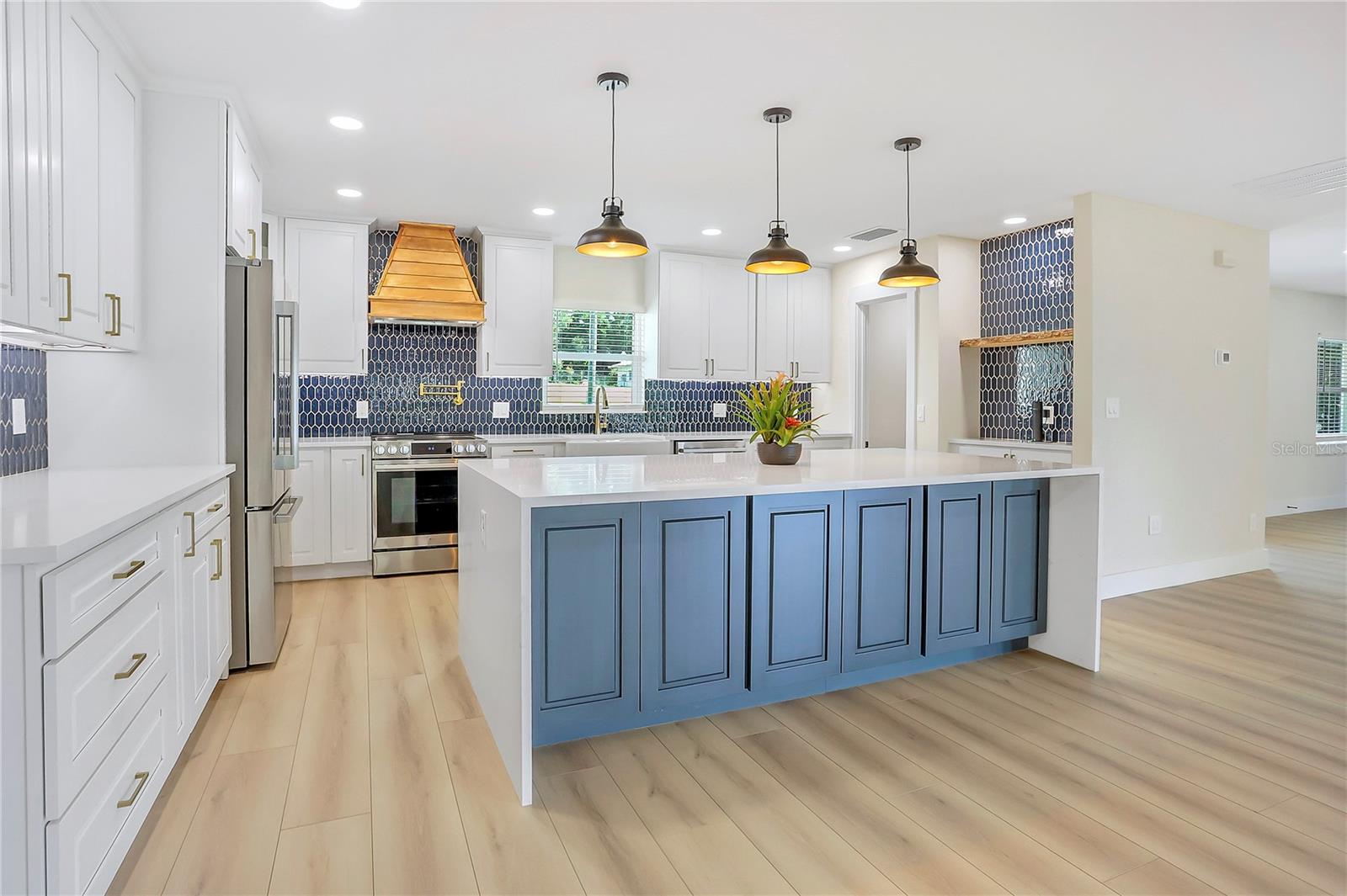 Image 8 of 63 For 40 Laurel Street