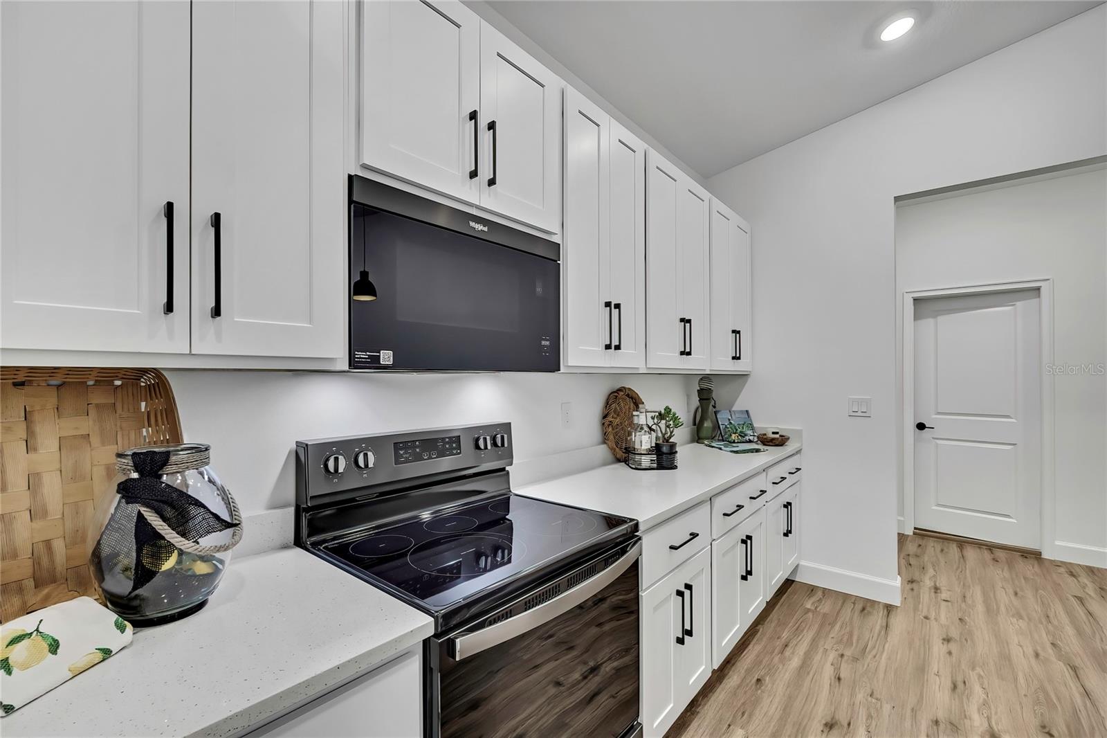 Image 17 of 64 For 16007 Magpie Road