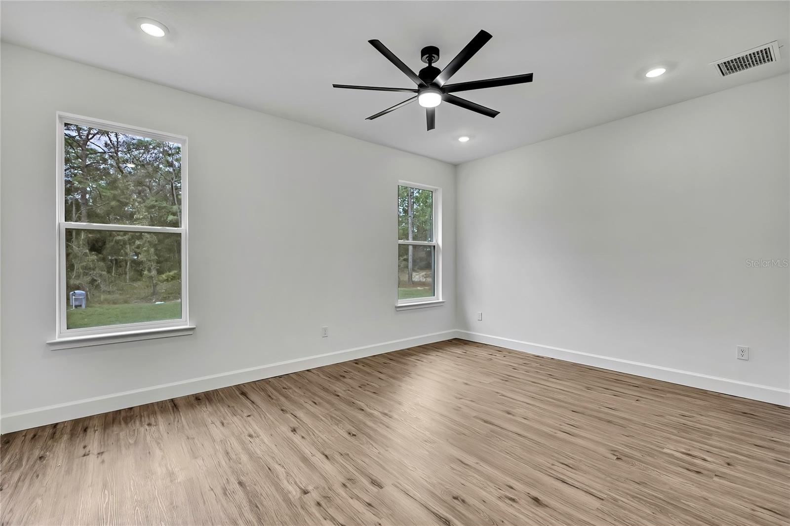 Image 19 of 64 For 16007 Magpie Road