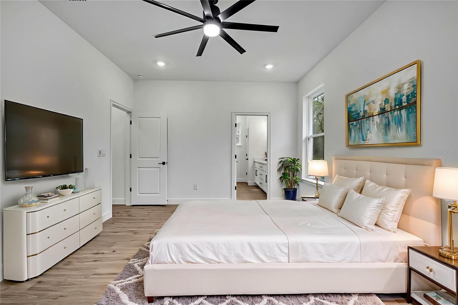 Image 23 of 64 For 16007 Magpie Road