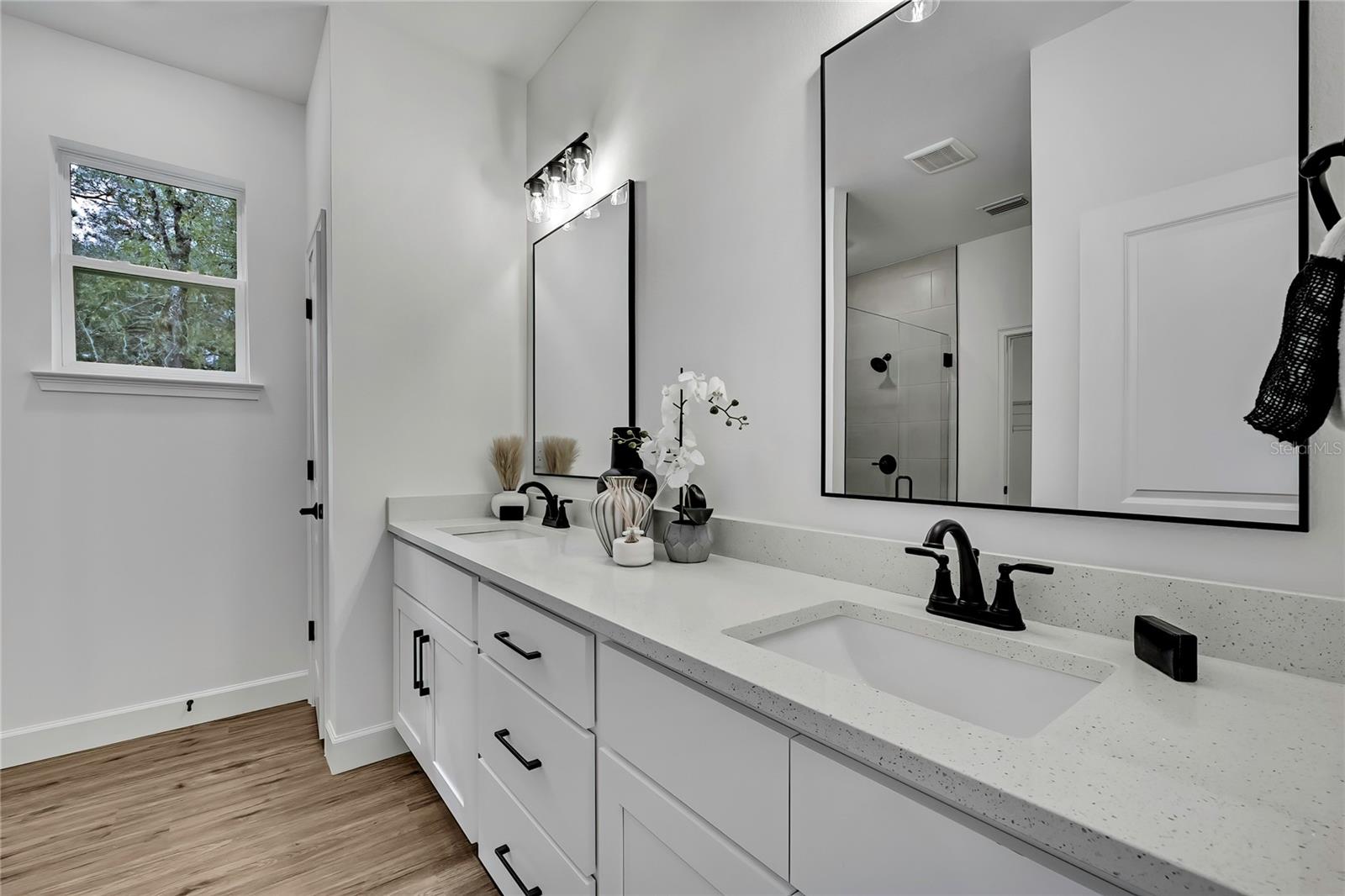 Image 24 of 64 For 16007 Magpie Road