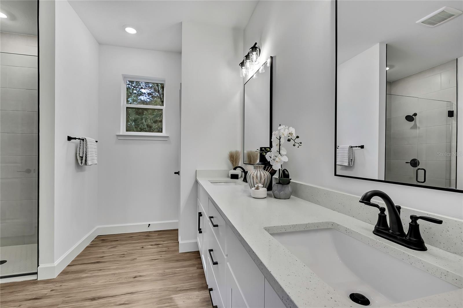 Image 25 of 64 For 16007 Magpie Road